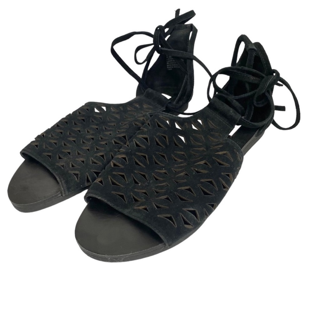 Steve Madden Black Soft Suede Laser Cut Shoes Sandal Flats - size 9.5